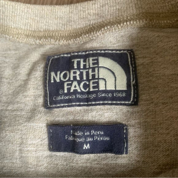 The North Face crewneck, medium - Picture 4 of 6